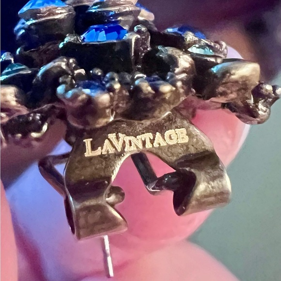 LA Vintage Signed Gold, Blue, and White Crystal pierced Earrings - Picture 3 of 3